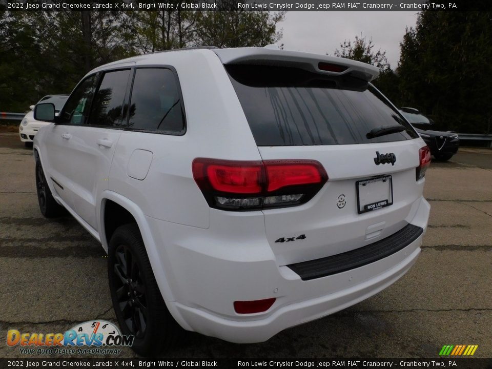 2022 Jeep Grand Cherokee Laredo X 4x4 Bright White / Global Black Photo #8