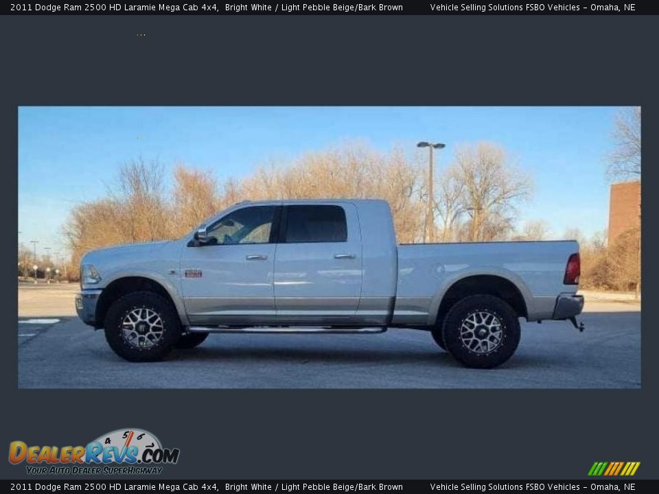 2011 Dodge Ram 2500 HD Laramie Mega Cab 4x4 Bright White / Light Pebble Beige/Bark Brown Photo #3