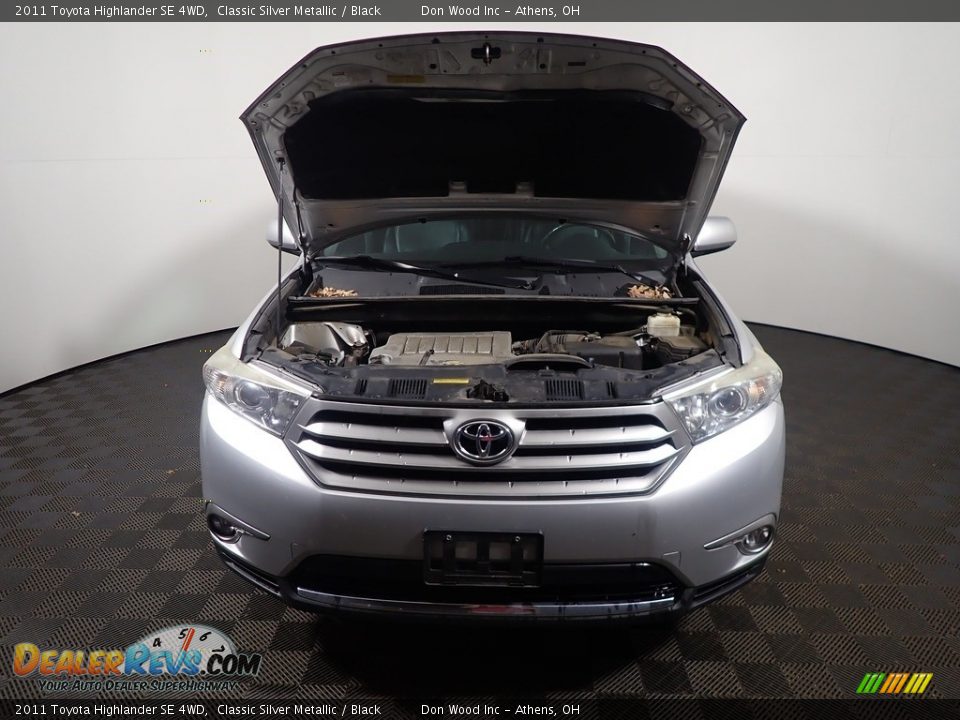 2011 Toyota Highlander SE 4WD Classic Silver Metallic / Black Photo #6