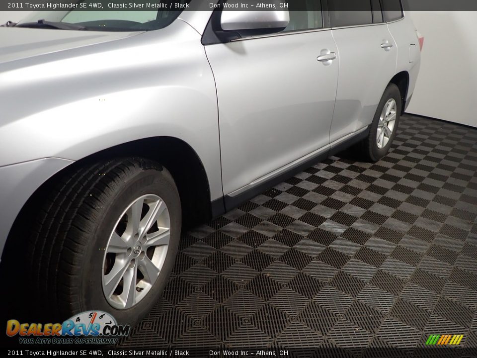 2011 Toyota Highlander SE 4WD Classic Silver Metallic / Black Photo #9