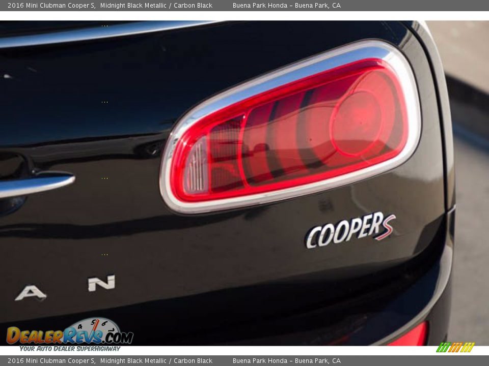 2016 Mini Clubman Cooper S Midnight Black Metallic / Carbon Black Photo #11