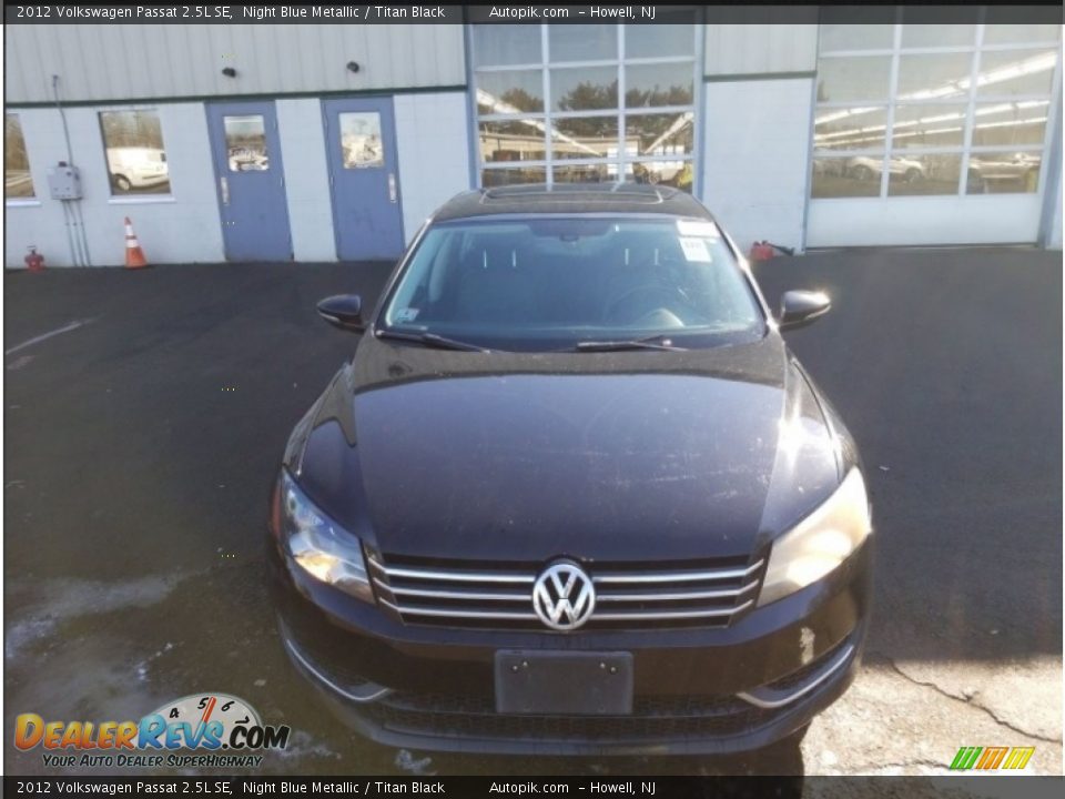 2012 Volkswagen Passat 2.5L SE Night Blue Metallic / Titan Black Photo #2