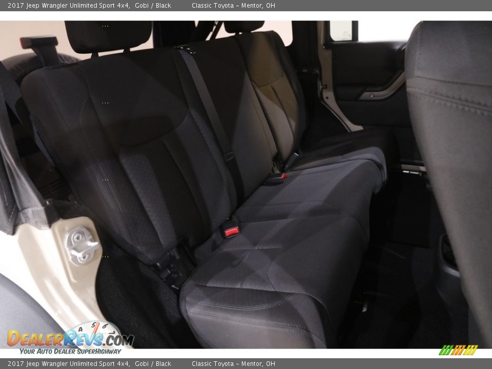 2017 Jeep Wrangler Unlimited Sport 4x4 Gobi / Black Photo #14