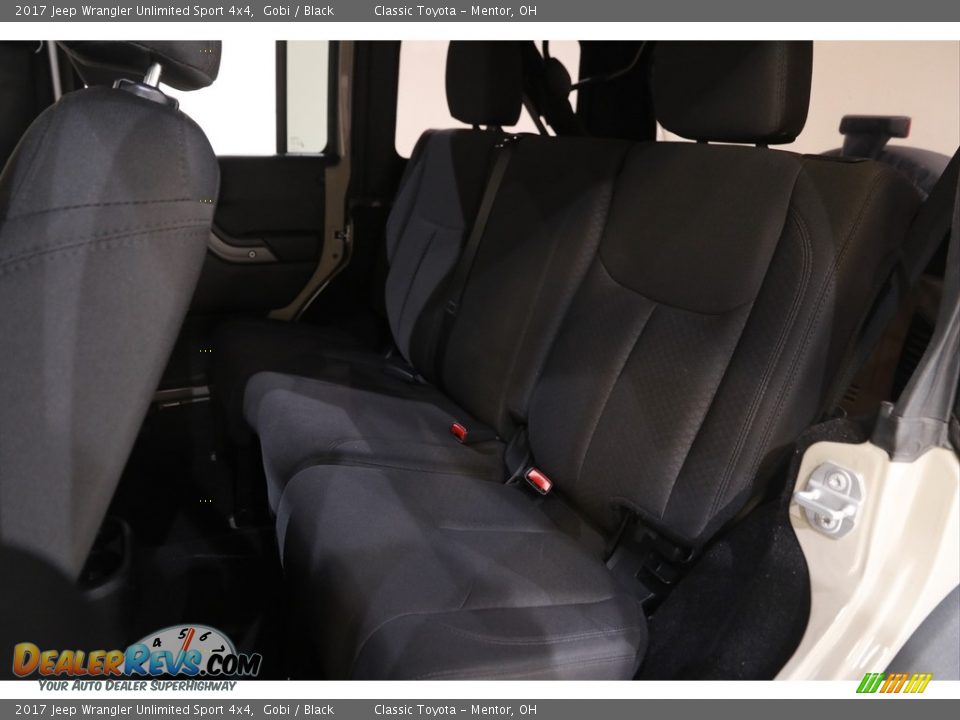 2017 Jeep Wrangler Unlimited Sport 4x4 Gobi / Black Photo #15