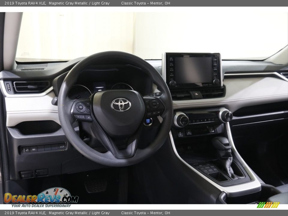 2019 Toyota RAV4 XLE Magnetic Gray Metallic / Light Gray Photo #6