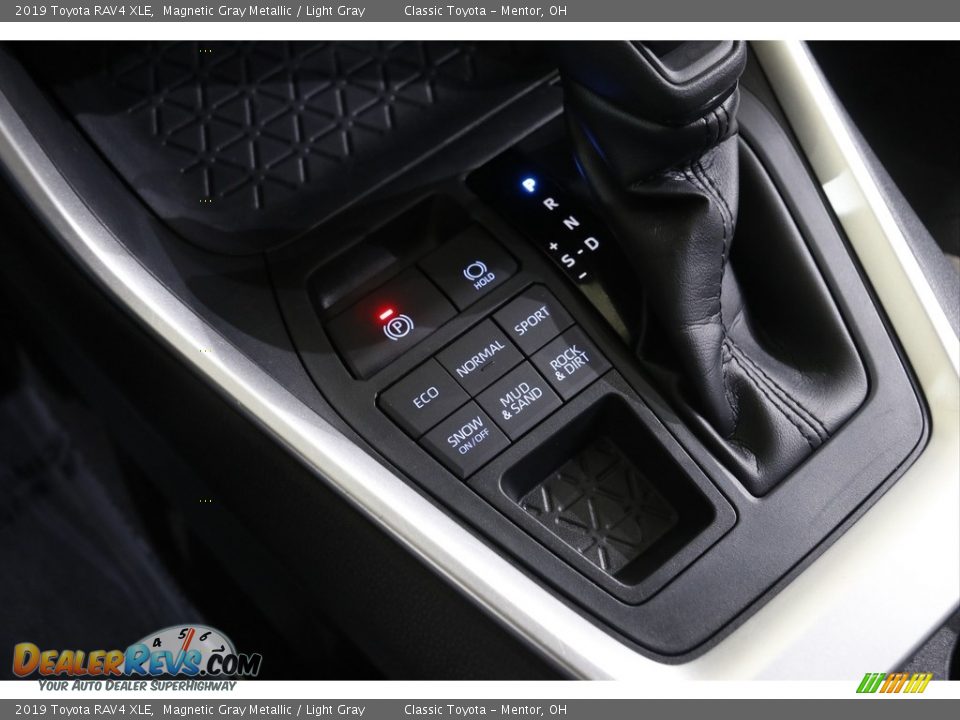 2019 Toyota RAV4 XLE Magnetic Gray Metallic / Light Gray Photo #14