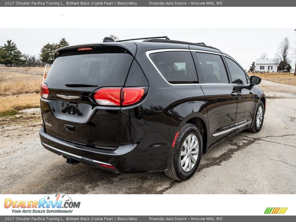 2017 Chrysler Pacifica Touring L Brilliant Black Crystal Pearl / Black/Alloy Photo #4