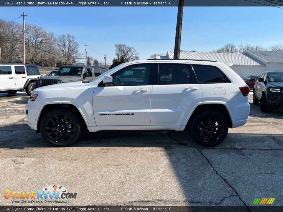 2022 Jeep Grand Cherokee Laredo 4x4 Bright White / Black Photo #8