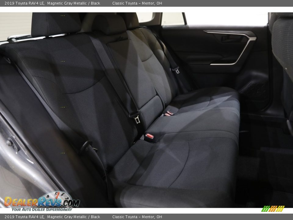 2019 Toyota RAV4 LE Magnetic Gray Metallic / Black Photo #15