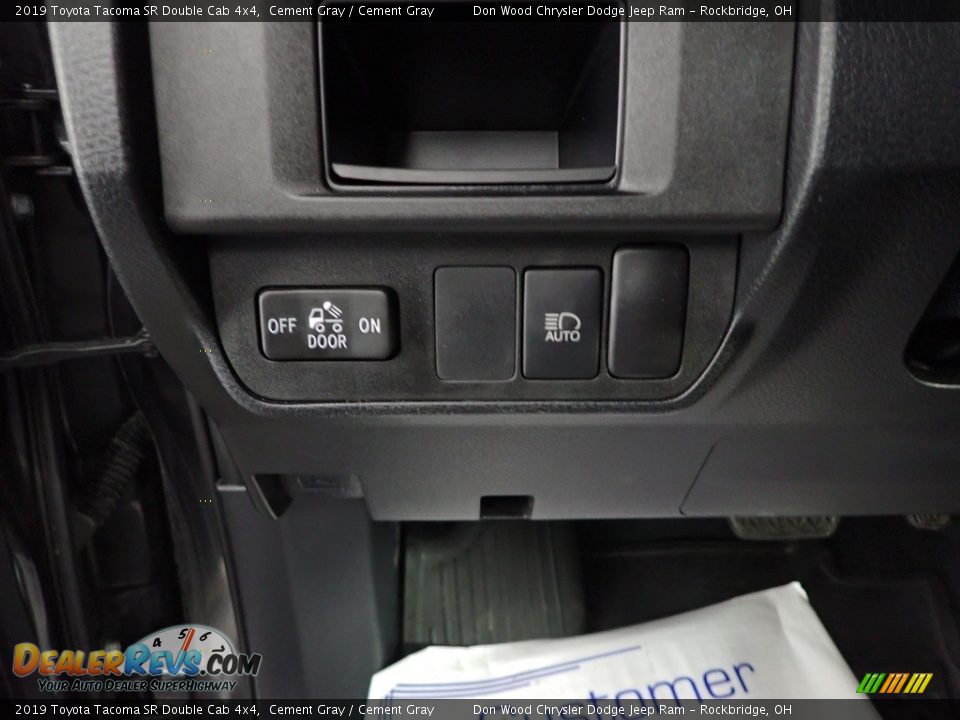 2019 Toyota Tacoma SR Double Cab 4x4 Cement Gray / Cement Gray Photo #17