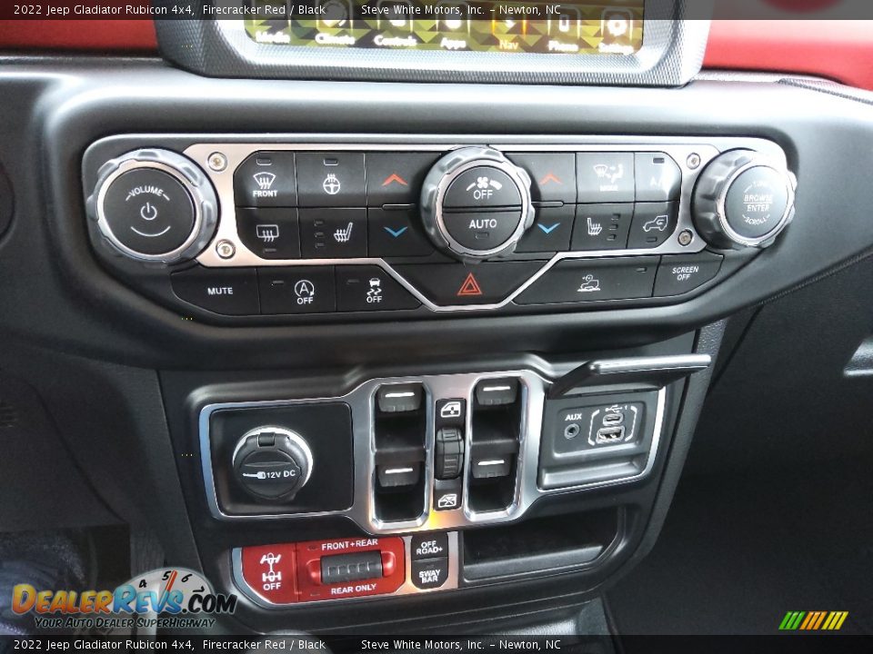 Controls of 2022 Jeep Gladiator Rubicon 4x4 Photo #27