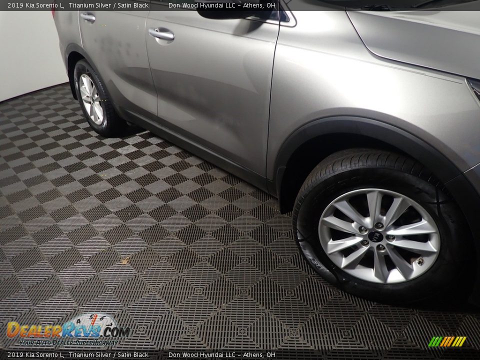 2019 Kia Sorento L Titanium Silver / Satin Black Photo #4
