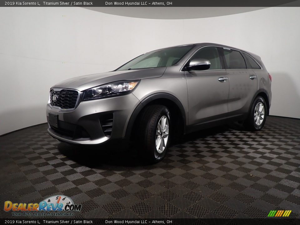 2019 Kia Sorento L Titanium Silver / Satin Black Photo #8