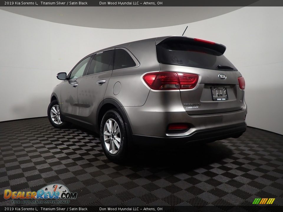 2019 Kia Sorento L Titanium Silver / Satin Black Photo #11
