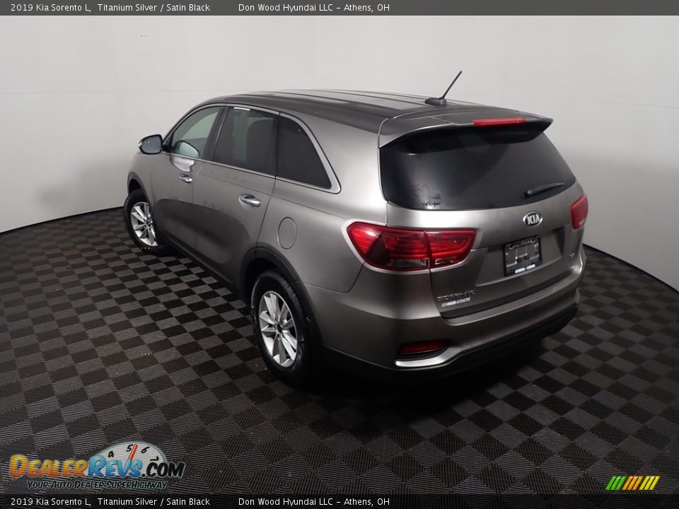 2019 Kia Sorento L Titanium Silver / Satin Black Photo #12