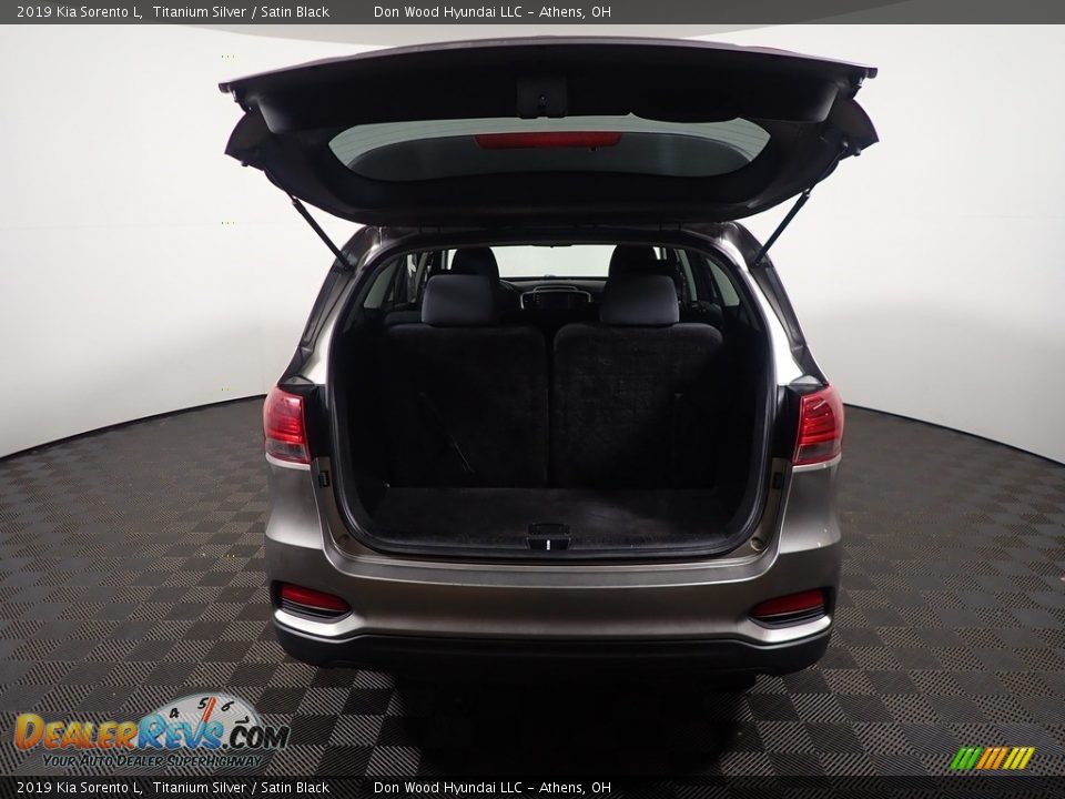 2019 Kia Sorento L Titanium Silver / Satin Black Photo #14