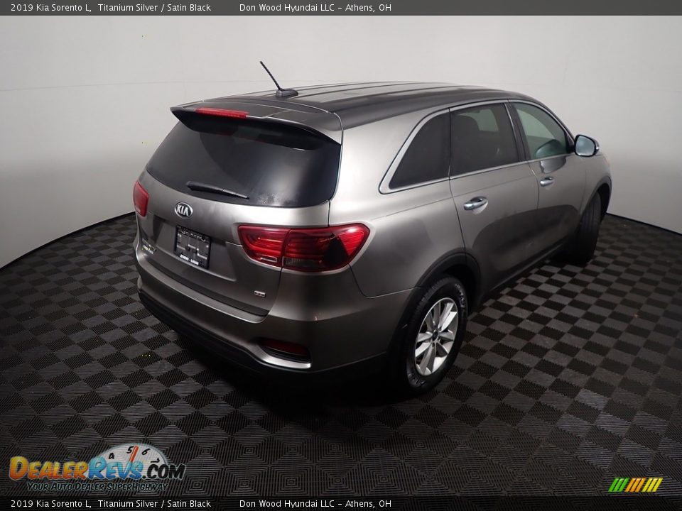 2019 Kia Sorento L Titanium Silver / Satin Black Photo #17