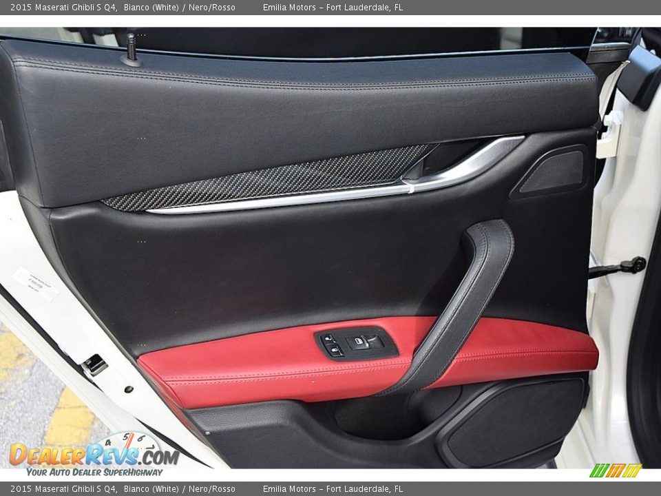 Door Panel of 2015 Maserati Ghibli S Q4 Photo #24