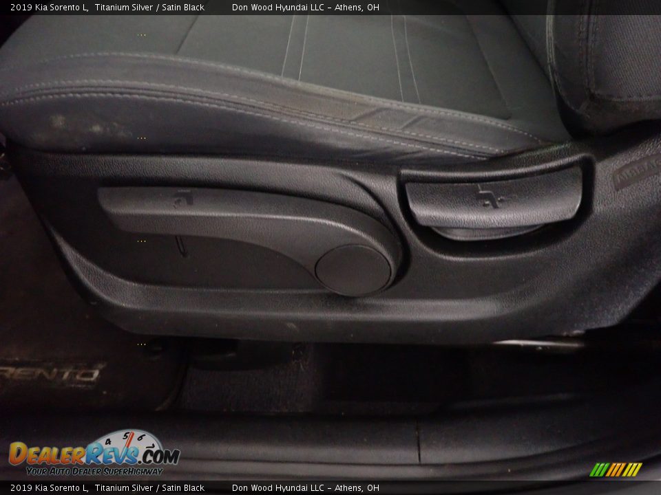 2019 Kia Sorento L Titanium Silver / Satin Black Photo #23