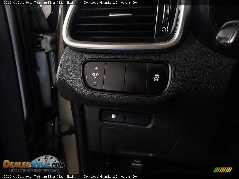 2019 Kia Sorento L Titanium Silver / Satin Black Photo #31
