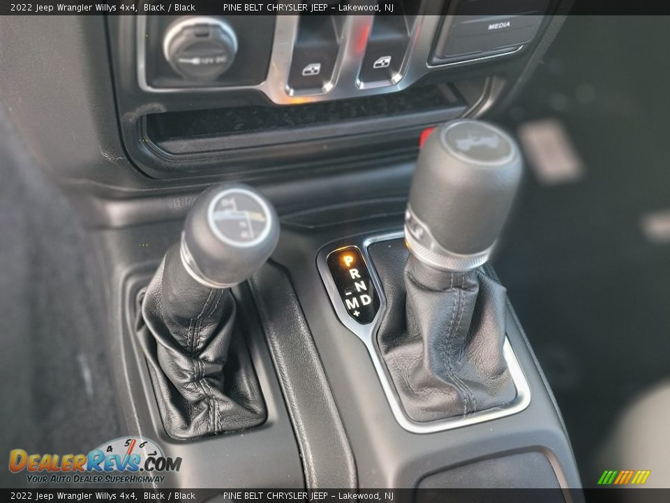 2022 Jeep Wrangler Willys 4x4 Shifter Photo #12
