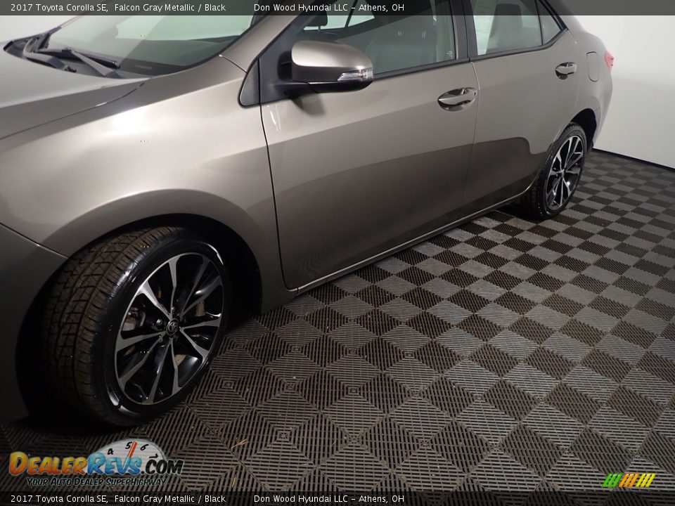2017 Toyota Corolla SE Falcon Gray Metallic / Black Photo #10