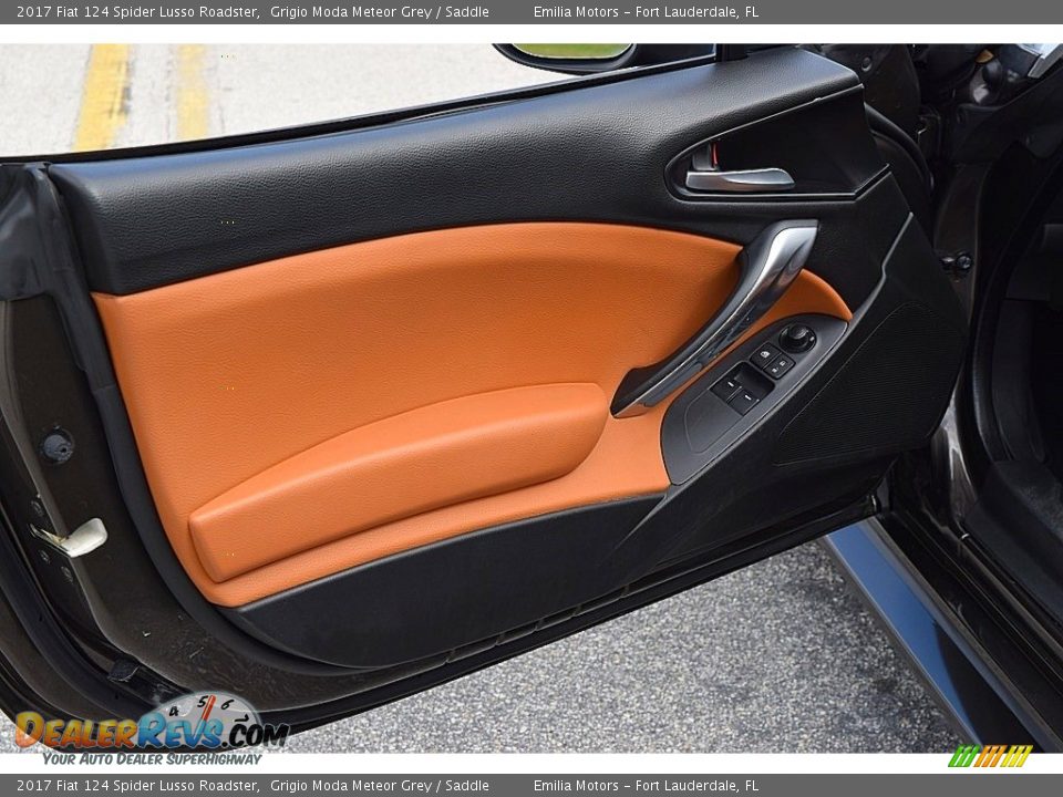 Door Panel of 2017 Fiat 124 Spider Lusso Roadster Photo #18