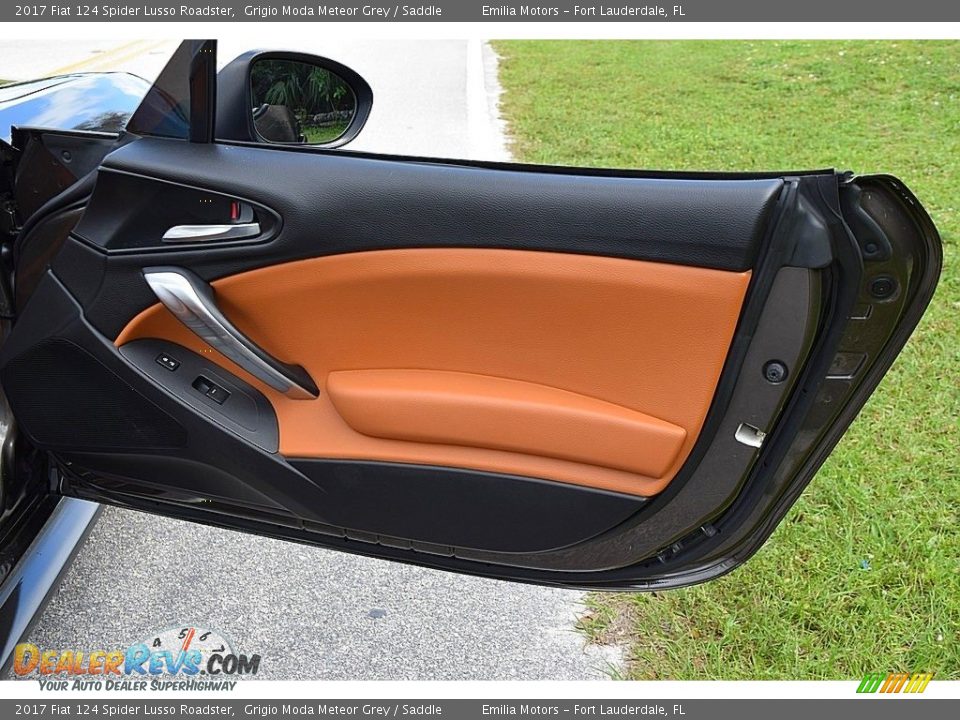 Door Panel of 2017 Fiat 124 Spider Lusso Roadster Photo #26