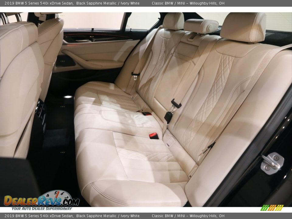2019 BMW 5 Series 540i xDrive Sedan Black Sapphire Metallic / Ivory White Photo #20