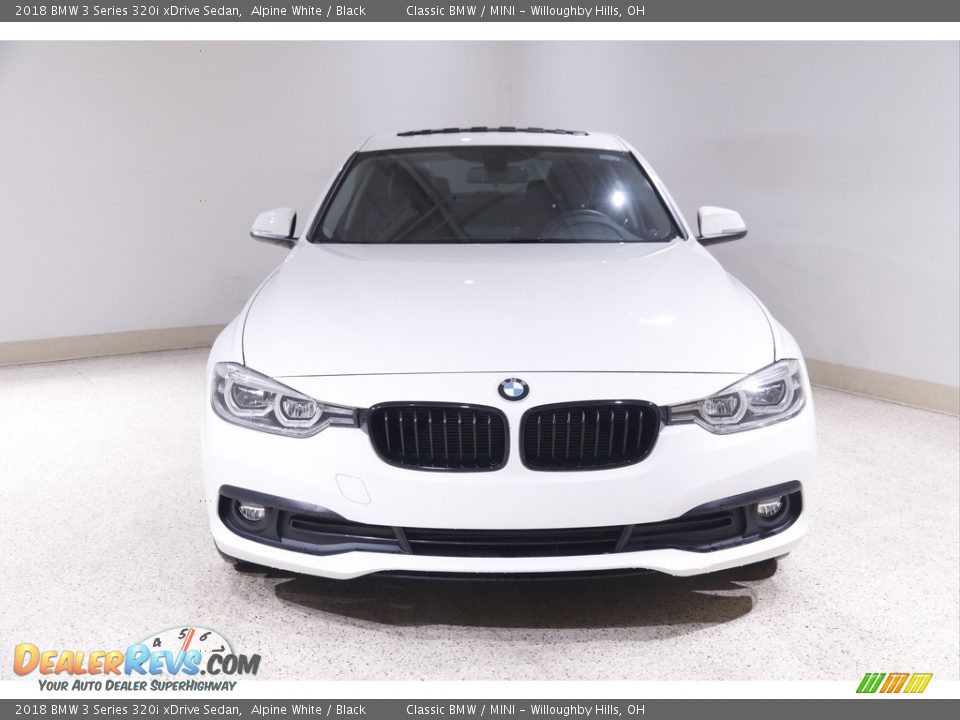 2018 BMW 3 Series 320i xDrive Sedan Alpine White / Black Photo #2