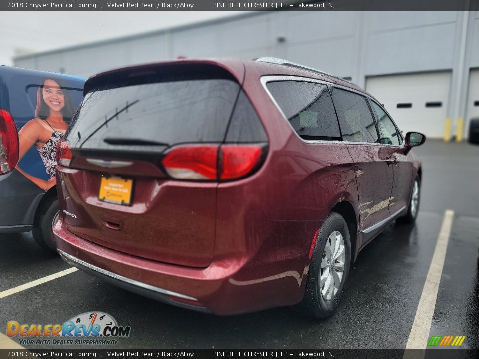 2018 Chrysler Pacifica Touring L Velvet Red Pearl / Black/Alloy Photo #4