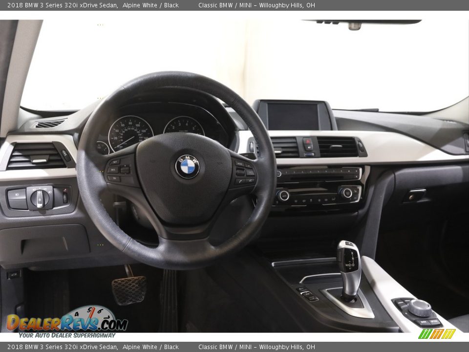 2018 BMW 3 Series 320i xDrive Sedan Alpine White / Black Photo #6