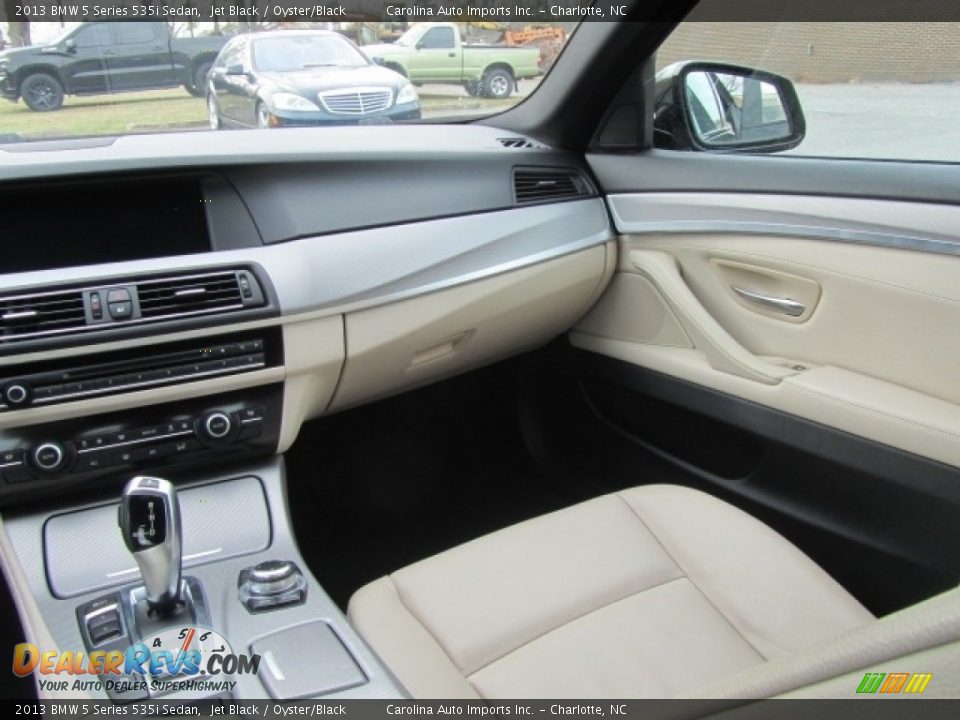 2013 BMW 5 Series 535i Sedan Jet Black / Oyster/Black Photo #14