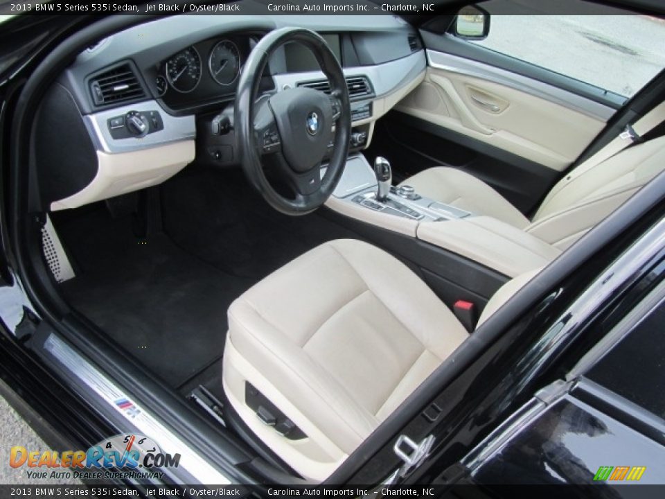 2013 BMW 5 Series 535i Sedan Jet Black / Oyster/Black Photo #17