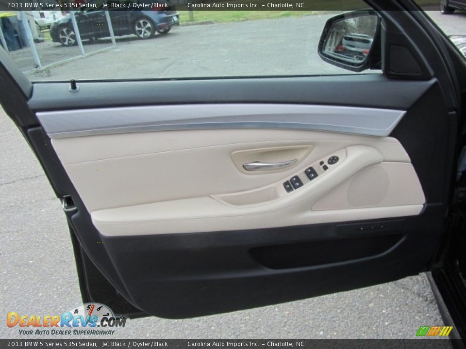 2013 BMW 5 Series 535i Sedan Jet Black / Oyster/Black Photo #18