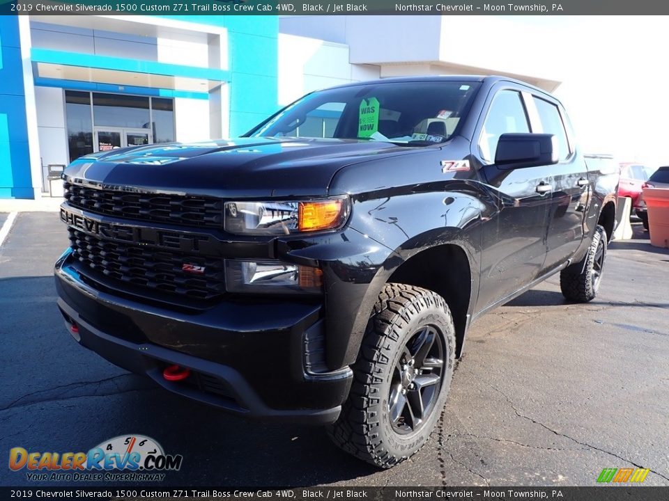 2019 Chevrolet Silverado 1500 Custom Z71 Trail Boss Crew Cab 4WD Black / Jet Black Photo #2