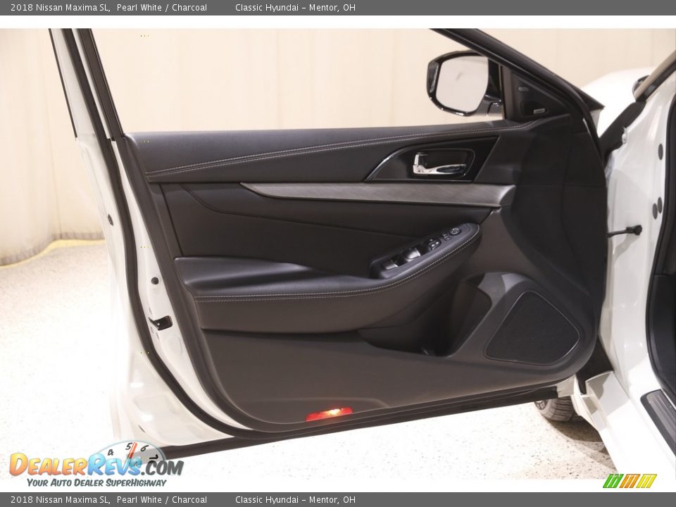 2018 Nissan Maxima SL Pearl White / Charcoal Photo #4