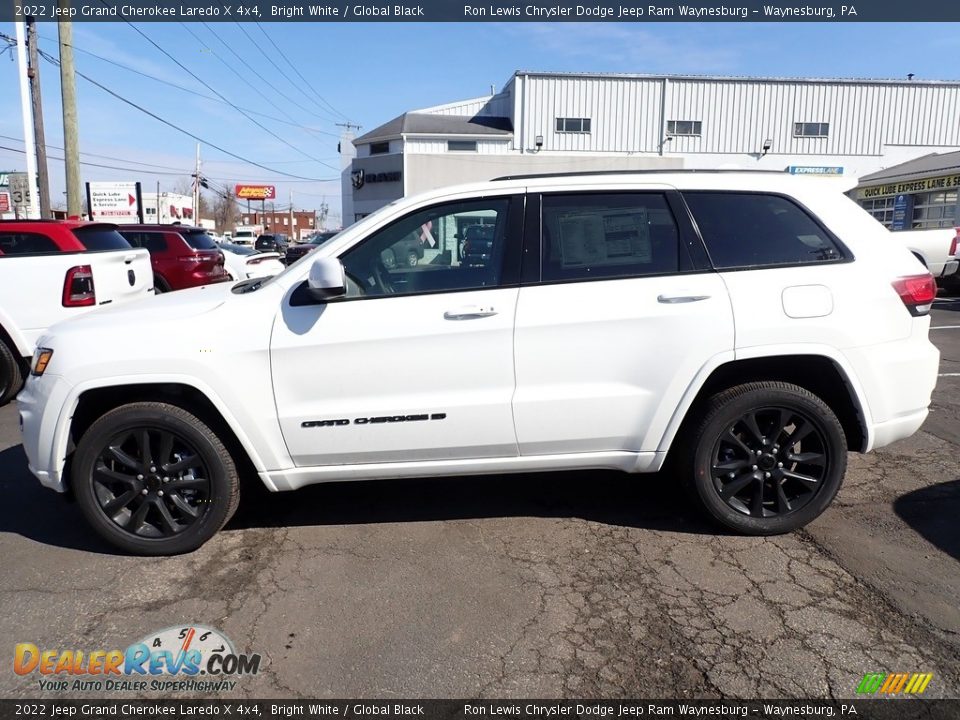 2022 Jeep Grand Cherokee Laredo X 4x4 Bright White / Global Black Photo #2