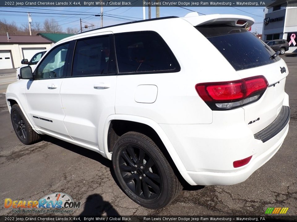 2022 Jeep Grand Cherokee Laredo X 4x4 Bright White / Global Black Photo #3