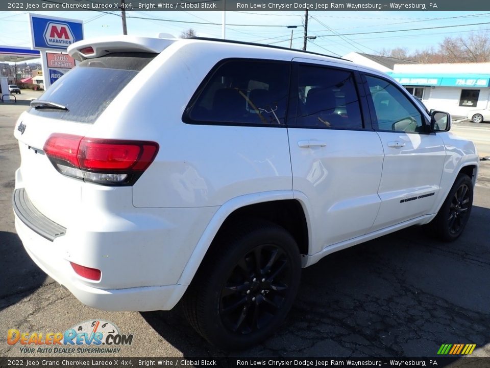 2022 Jeep Grand Cherokee Laredo X 4x4 Bright White / Global Black Photo #6