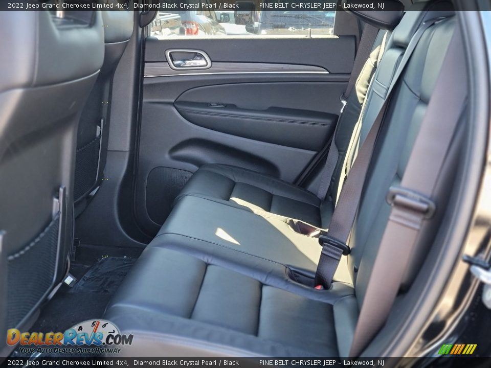 2022 Jeep Grand Cherokee Limited 4x4 Diamond Black Crystal Pearl / Black Photo #6