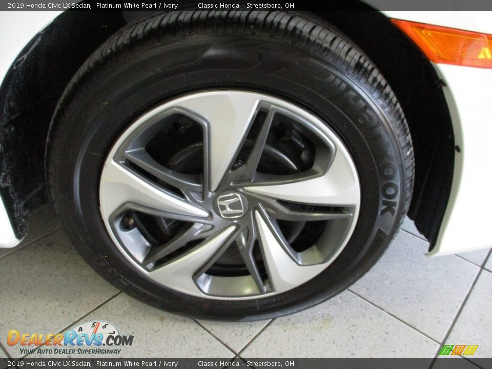 2019 Honda Civic LX Sedan Platinum White Pearl / Ivory Photo #5