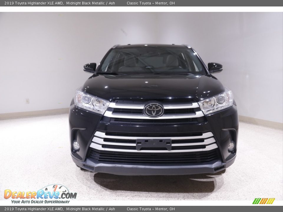 2019 Toyota Highlander XLE AWD Midnight Black Metallic / Ash Photo #2