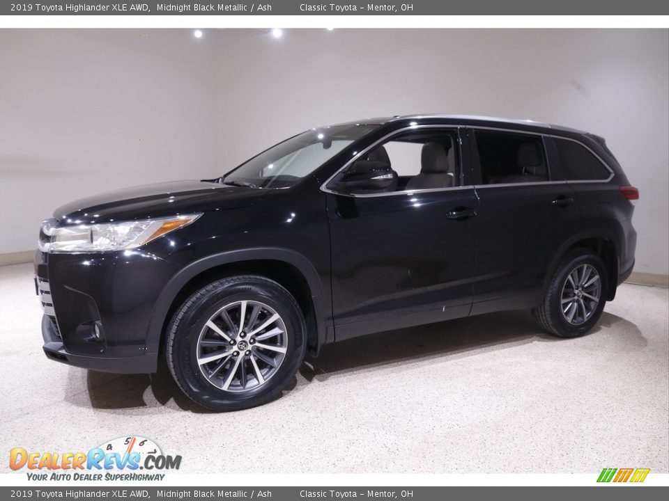 2019 Toyota Highlander XLE AWD Midnight Black Metallic / Ash Photo #3