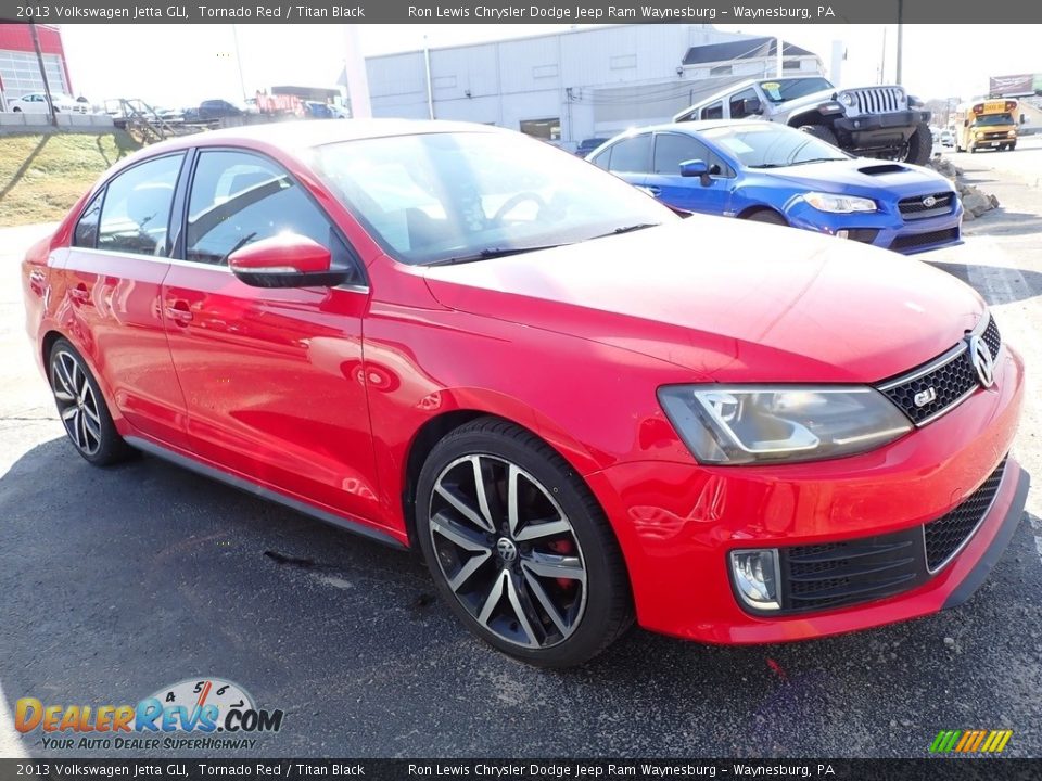 Front 3/4 View of 2013 Volkswagen Jetta GLI Photo #4