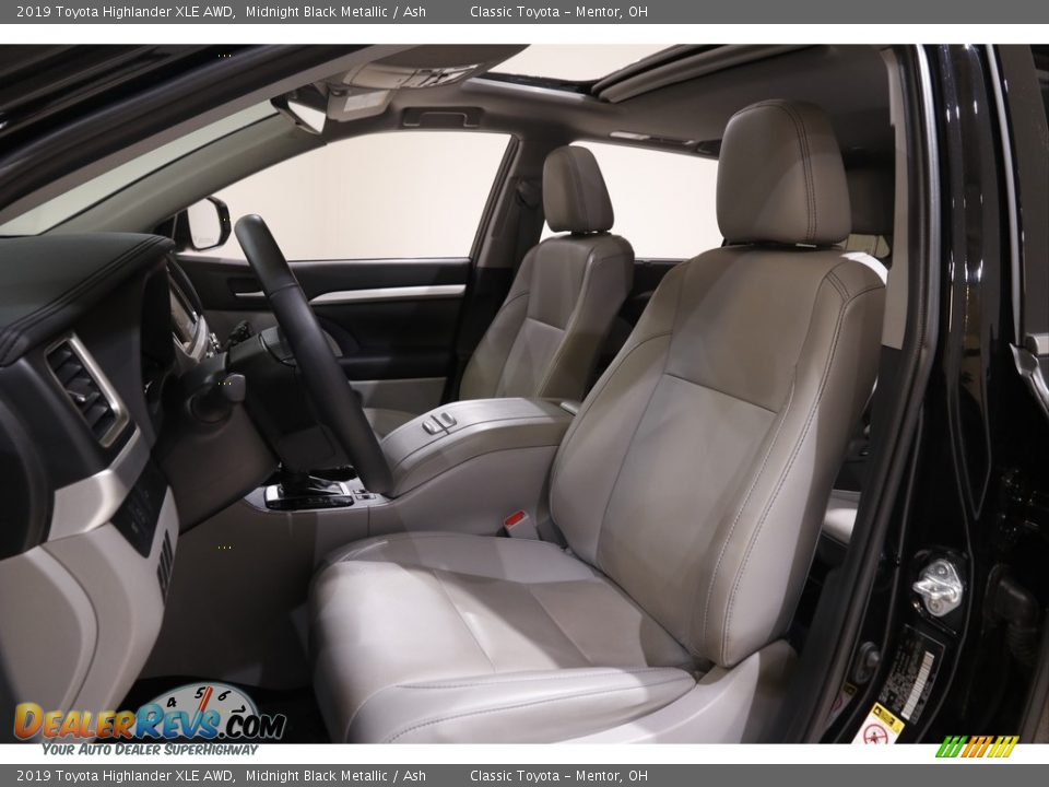2019 Toyota Highlander XLE AWD Midnight Black Metallic / Ash Photo #5