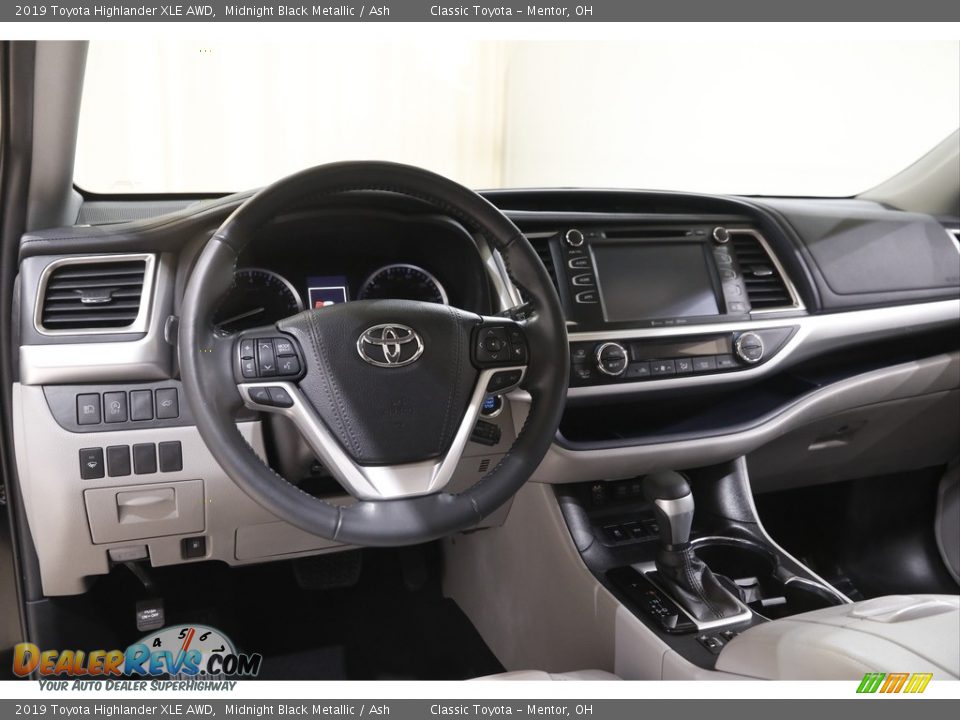 2019 Toyota Highlander XLE AWD Midnight Black Metallic / Ash Photo #6