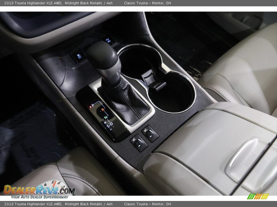 2019 Toyota Highlander XLE AWD Midnight Black Metallic / Ash Photo #13