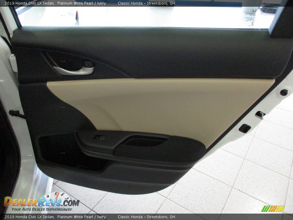 2019 Honda Civic LX Sedan Platinum White Pearl / Ivory Photo #17
