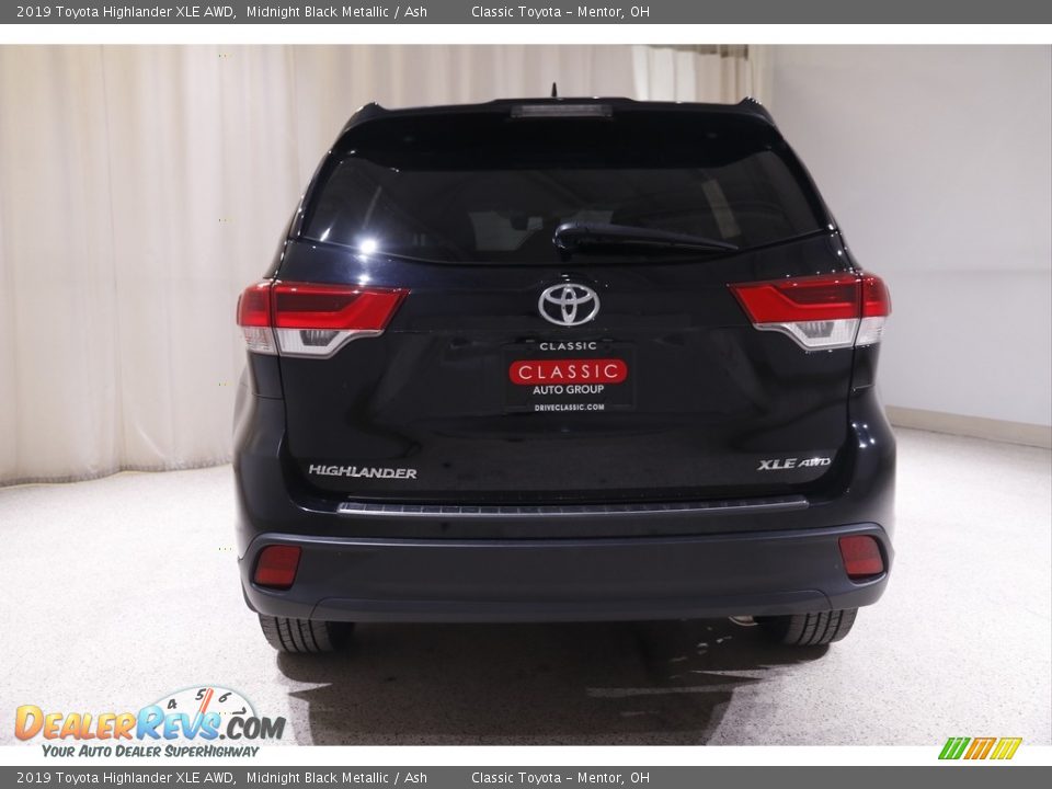 2019 Toyota Highlander XLE AWD Midnight Black Metallic / Ash Photo #19